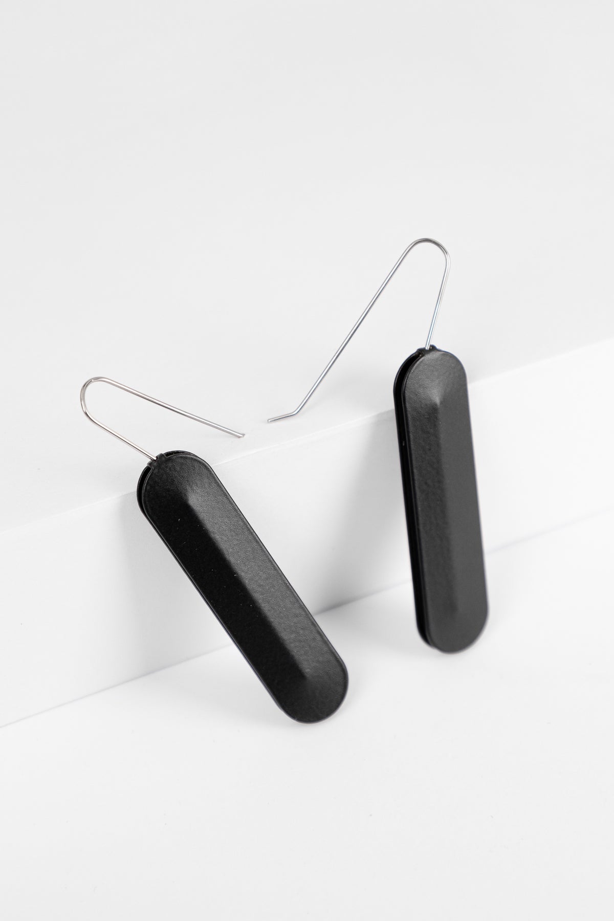 Oval Earrings - Large | Black