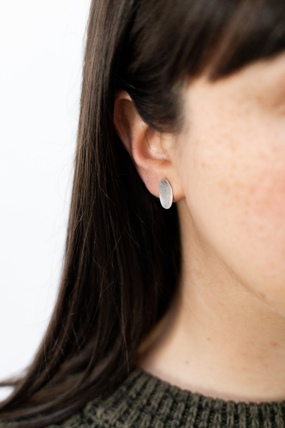 Earrings short shop